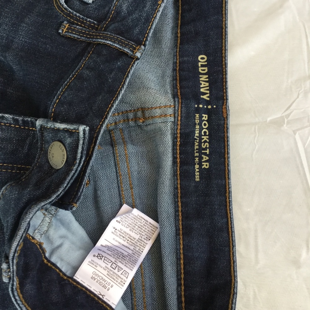 Old navy rockstar mid-rise jeans size 8